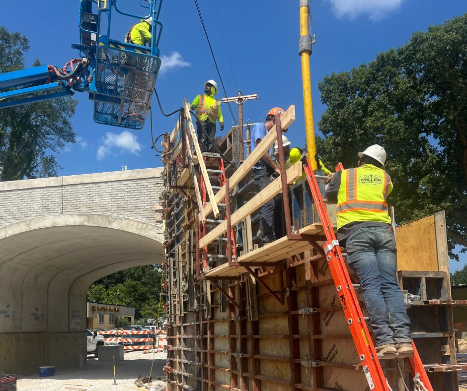 Kent – Railroad Bridge over Bristol Ave (4)